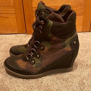Guess Army Wedge Boots